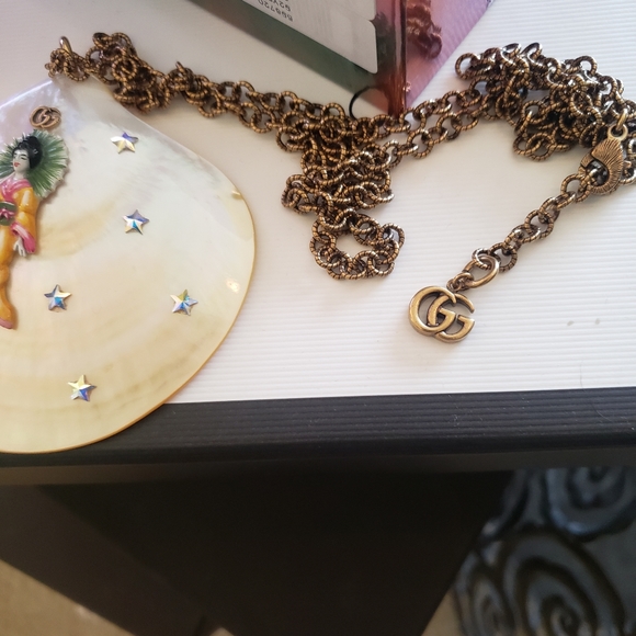 Gucci Mother of Pearl Kimono Shell Statement Necklace - Picture 6 of 12